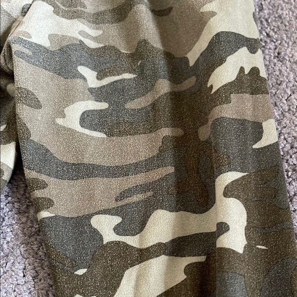 Justice camouflage and Black Leggings with Bold Print - Picture 4 of 7